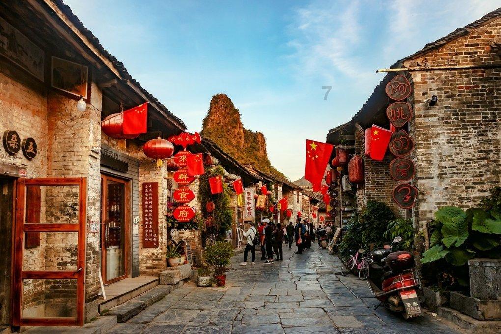 电影《花千骨》首映礼陈都灵造型图,这身鹅黄色裙子好美